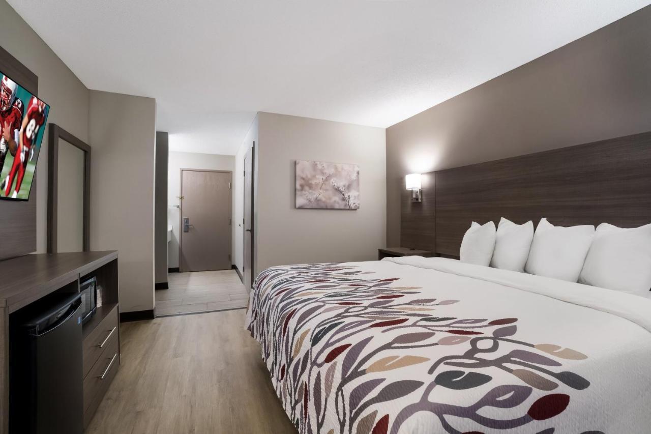 Super 8 By Wyndham Marston Motel Eksteriør billede