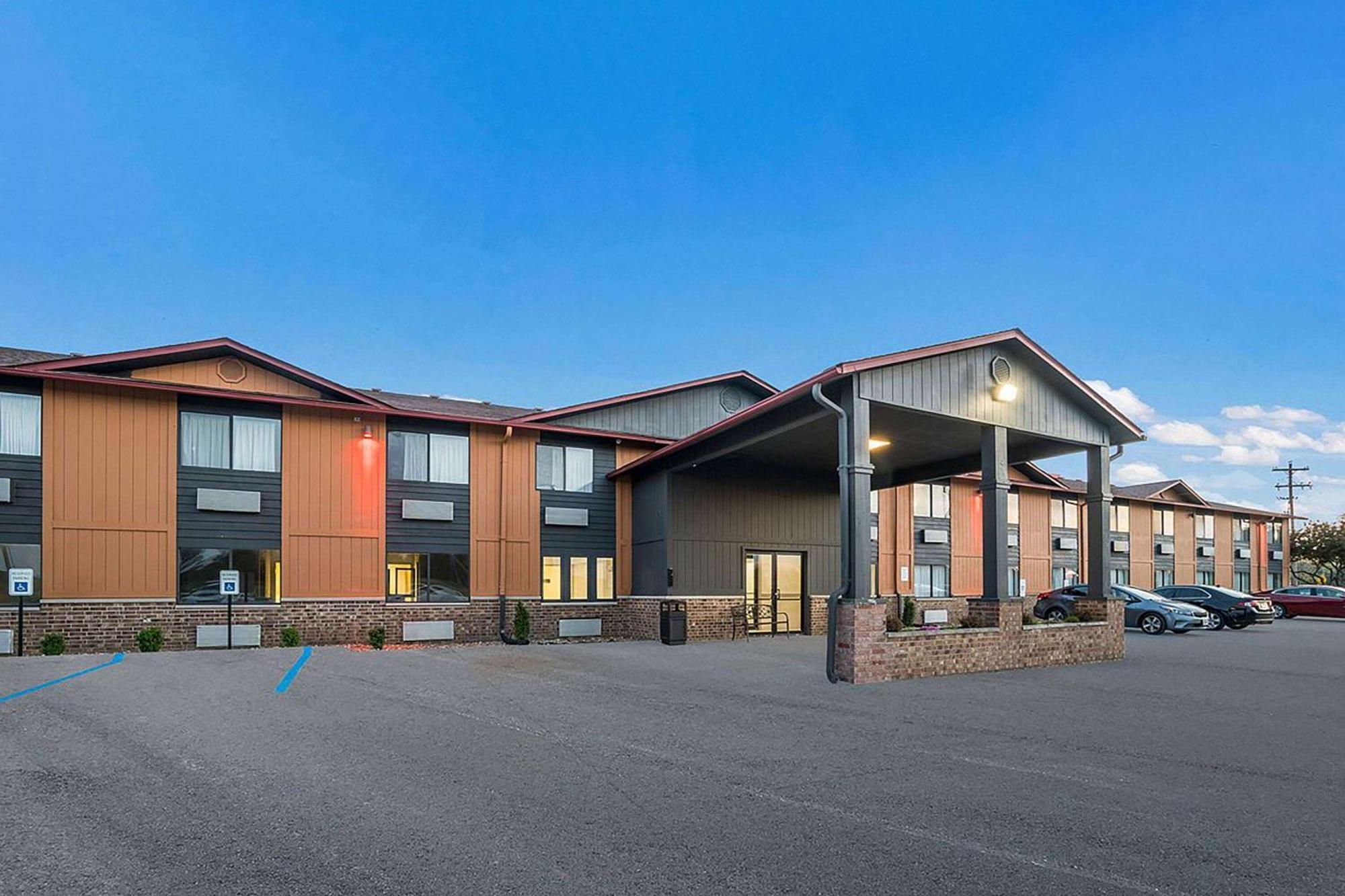 Super 8 By Wyndham Marston Motel Eksteriør billede